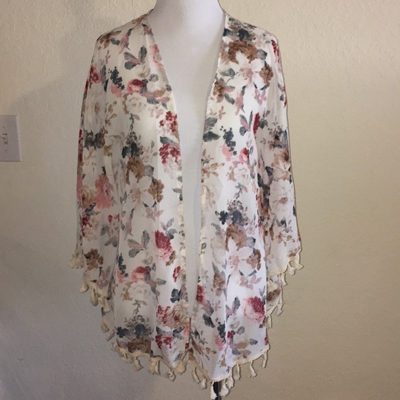 Kimono Floral Various Sizes - Picture 2 of 3